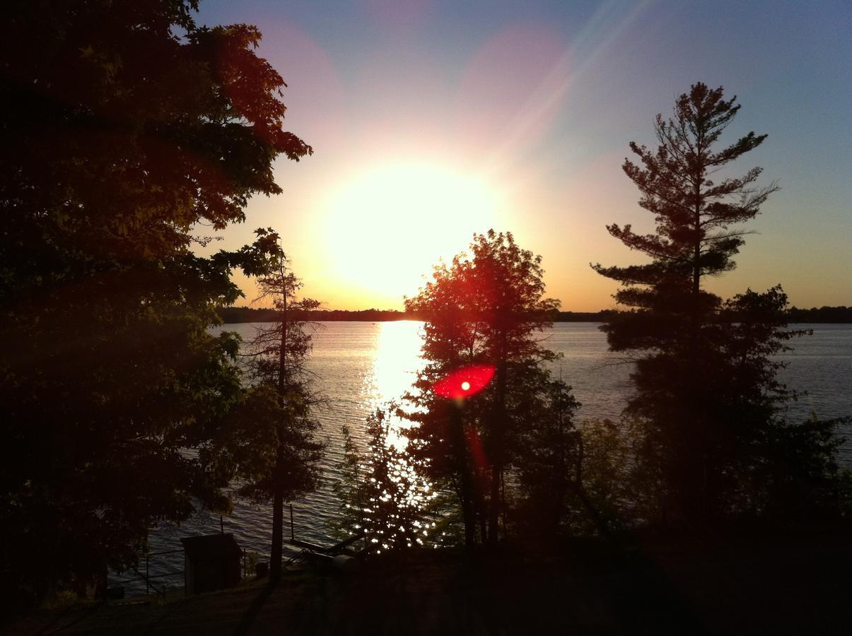 Lake Dalrymple Resort Lagoon City Bagian luar foto