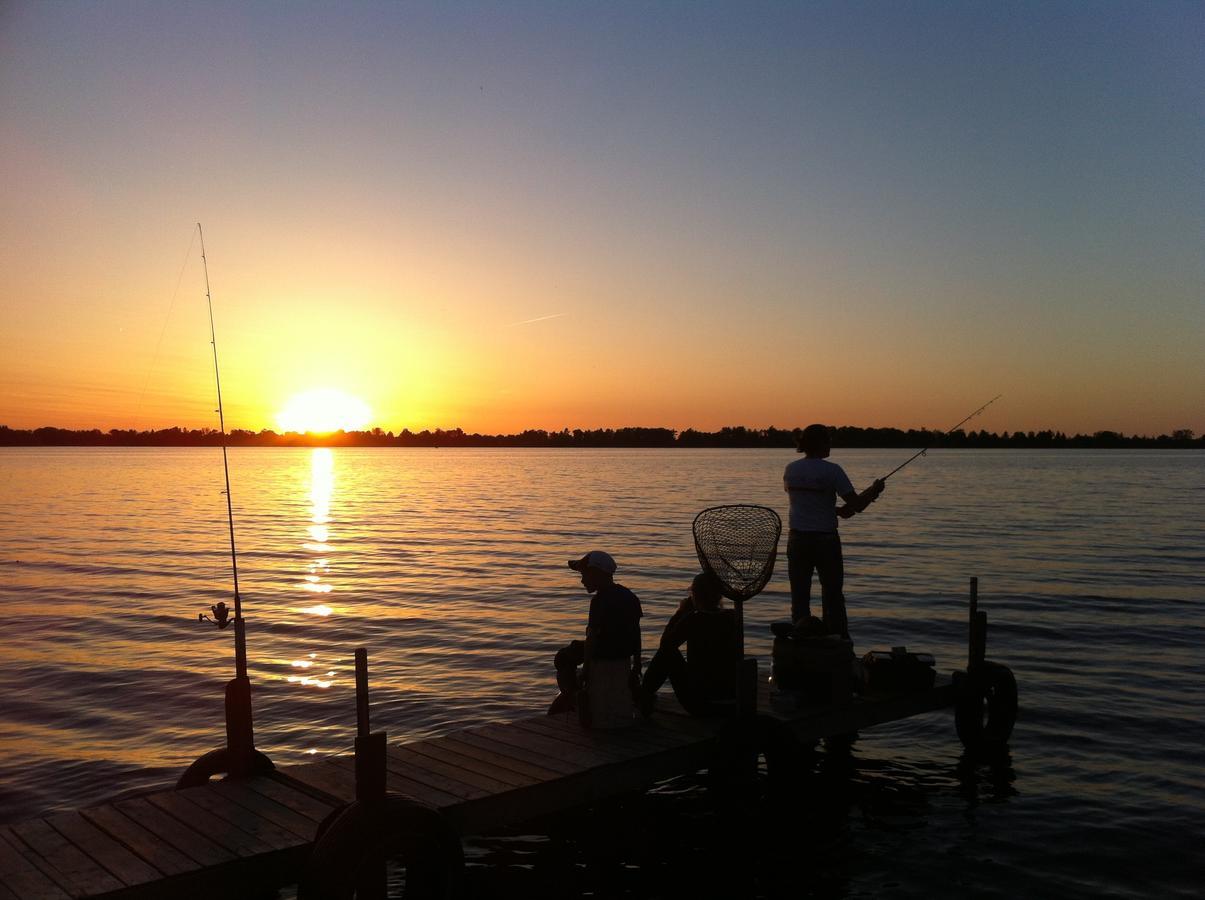Lake Dalrymple Resort Lagoon City Ruang foto