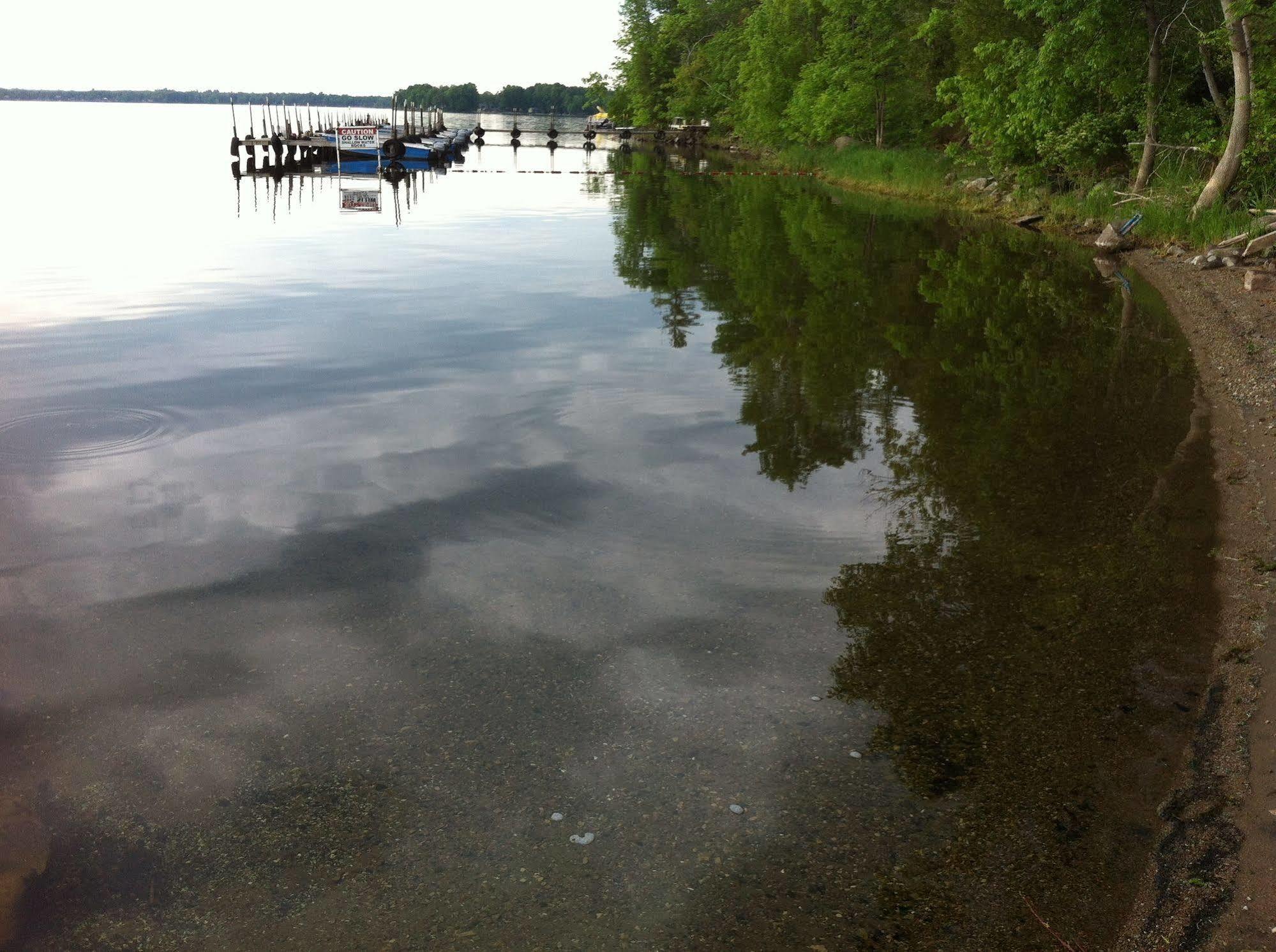 Lake Dalrymple Resort Lagoon City Bagian luar foto